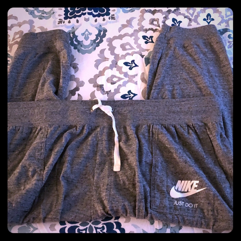 Nike crop pants